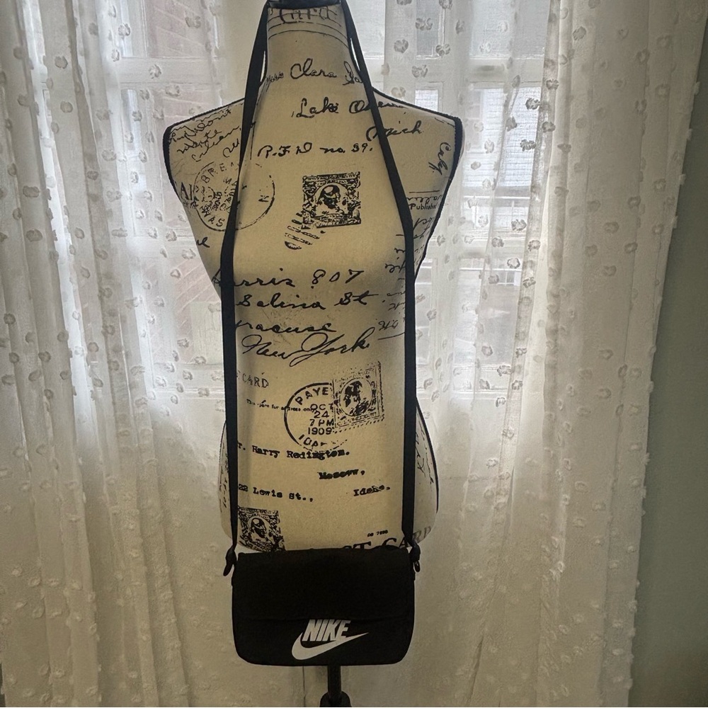 Nike Black w/ white logo crossbody bag